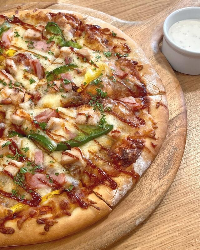 National Pizza Day has hit Wycombe Heights🍕

Enjoy a selection of delicious made to order pizzas! But it’s not just for today, we have deals running all weekend. 

We look forward to welcoming you this weekend.✨

#nationalpizzaday #wycombegolf #bucksgolf #golfclubhouse #pizza